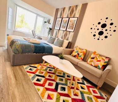 Birmingham House | Spacious Private self contained room with Private dedicated Bathroom - Selly Oak Birmingham R2