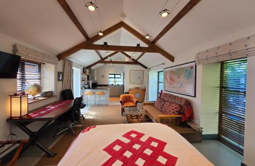 Middleton Stoney Apartment | Spacious Studio - Bicester Village & Silverstone