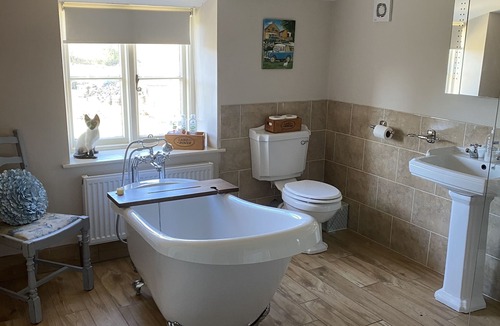 Stoke-sub-Hamdon Cottage | Spaniel Cottage with views to Ham Hill Country Park