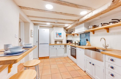Ipswich House | Sparrows Nest - One Bedroom House, Sleeps 2