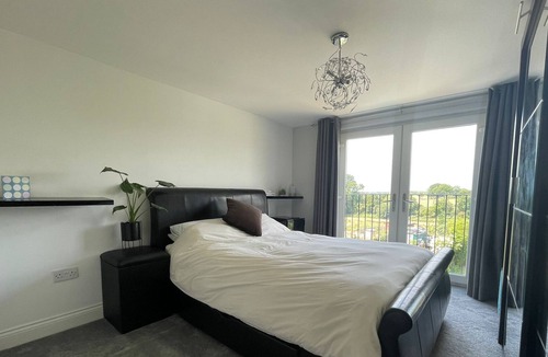Braintree House | Spencer Square- A lovely 2 bedroom property in Bocking with cats