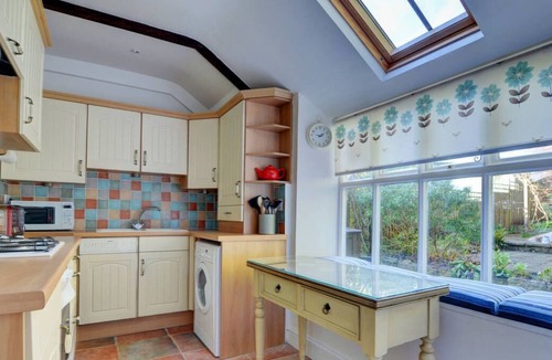 Beaminster House | Spinners Hatch in Beaminster