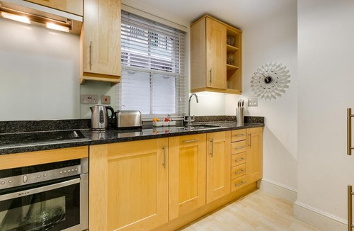 Marylebone Apartment | St Christopher's Place Serviced Apartments by Globe Apartments
