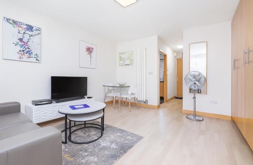 Marylebone Apartment | St Christopher's Place Serviced Apartments by Globe Apartments