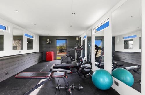 Bamburgh House | Stable Cottage - North East Escapes