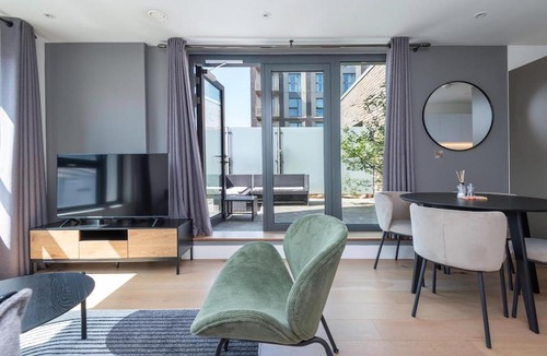 Wembley Park Apartment | Stadium View Flat with Terrace, Gym & Co-Working