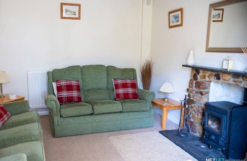 Haverfordwest Cottage | Stone Hall Mill Cottage is a secluded, comfortable, rural retreat.