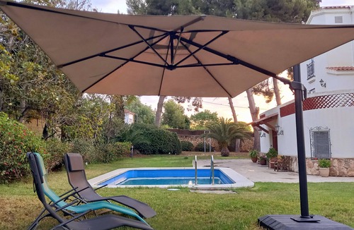 Altafulla Apartment | Studio for 2-3 in villa, satellite TV, garden, pool, 10 min. walk to the beach
