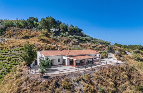 Canillas de Aceituno Cottage | Stunnig Family friendly Private Villa with Amazing views & Large Pool