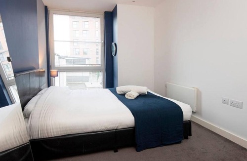 New Islington Apartment | Stunning 3BD canal-side Apartment in City Centre