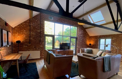 Whitacre Heath House | Stunning 3BD Character House near Coleshill