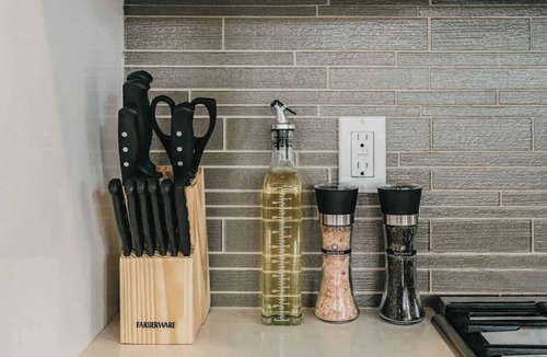 Ravenna Condo | Stunning 3BR Modern Designer TH @ UW & GreenLake