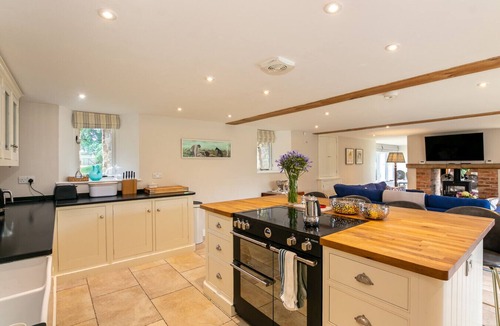 Culworth House | Stunning 4-Bedroom Barn Conversion