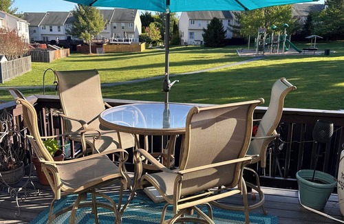 Linganore-Bartonsville House | Stunning Executive Style Suite with Queen & Twin bed