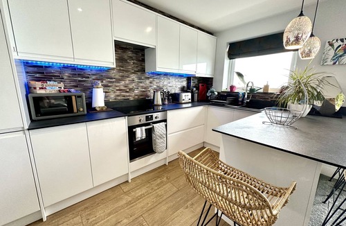 Southbourne Apartment | Stunning Sea View Two Bed Apartment - With Balcony