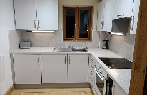 Peppard Common House | Stunning views quiet location, hot tub, Sky, al fresco dining