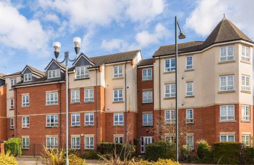 Warwick Apartment | Stylish 2 Bed Flat in Warwick with Private Parking - Pass the Keys