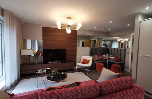 Edinburgh Apartment | Stylish 2 Bed Flat, walk to Royal Mile &Princes St