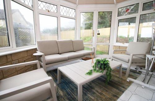 Newton St Loe House | Stylish 3-Bed Home in Bath by MCPI Hosting, Perfect for Famiies & Contractors