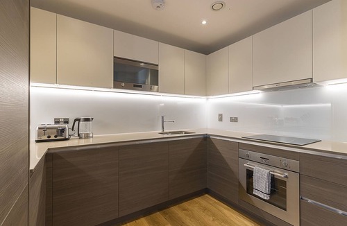 Brent Apartment | Stylish and Stunning 3 bed apartment, Colindale, NW London
