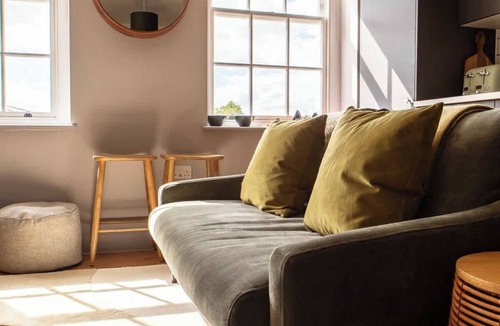 Bath City Centre Apartment | Stylish Bath Apartment near Roman Baths & Spa