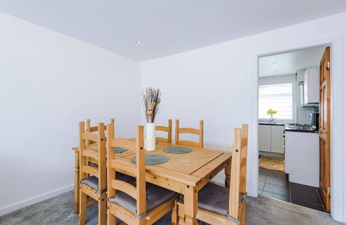 Manchester House | Stylish Home | Fully equipped | Long Stays Welcome