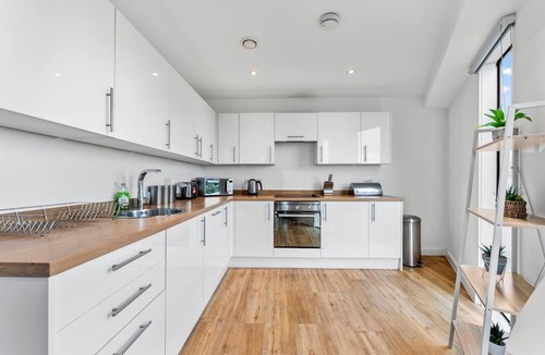 Manchester City Centre Apartment | Stylish Manchester Penthouse - Parking- Gym