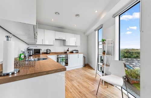 Manchester City Centre Apartment | Stylish Manchester Penthouse - Parking- Gym