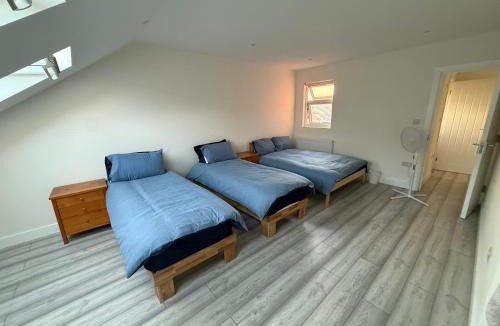Leyton House | Stylish Rooms with shared bathroom & Kitchen in Leyton