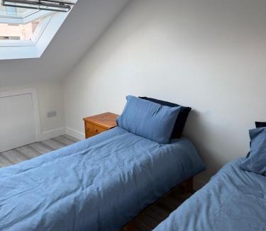 Leyton House | Stylish Rooms with shared bathroom & Kitchen in Leyton