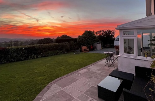 Llangynin Apartment | Stylish Rural Retreat with Countryside Views