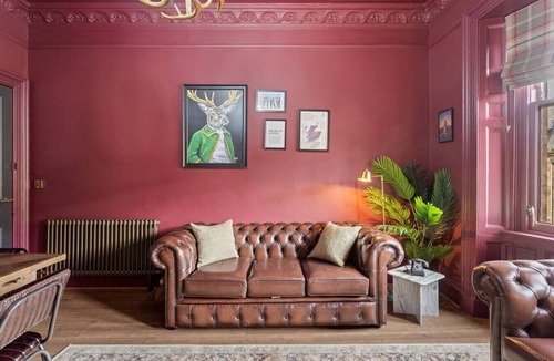 Stirling Apartment | Stylish Scottish 3-Bed | Heart of Stirling