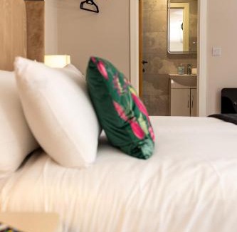 Riverside Apartment | Stylish studio in Pontcanna