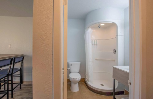 South Bend Hotel | Suburban Studios South Bend Notre Dame Area