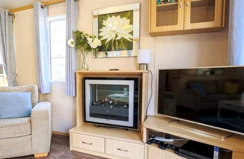 Liverton Cabin | Sunny holiday lodge in Devon - Finlake Resort & Spa