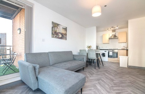 Theatreland Birmingham Apartment | Sunny Westside Two 2BR Flat with City View