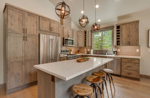 Truckee House | Sunrise Abode at Tahoe Donner - Luxurious New Build, Soaking Tub, HOA Amenities