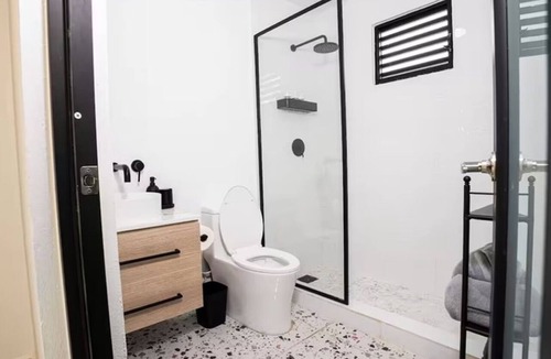 Cerro Gordo Hotel | Sunset Haven: Spacious 2BR Beachside Stay