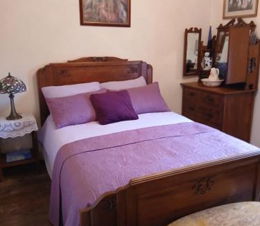 Magnac-Laval Bed & Breakfast | Sunset House Chambres de Hotes