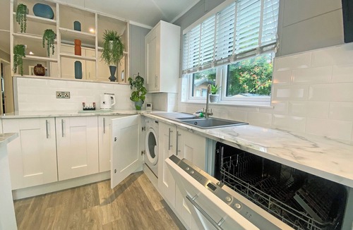 Bethesda House | Super spacious modern lodge with large balcony and hot tub.