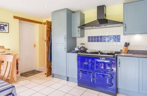 Croesgoch House | Swallows Rest, Holiday Home Croesgoch, Sleeps 6, 3 bedrooms, bathrooms