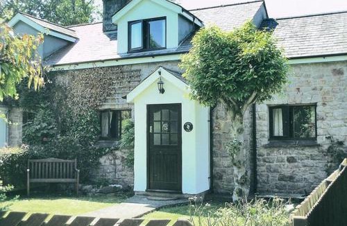 Henryd House | Sycamore Cottage