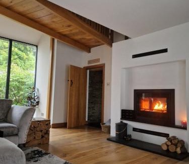Newbridge House | The Barn