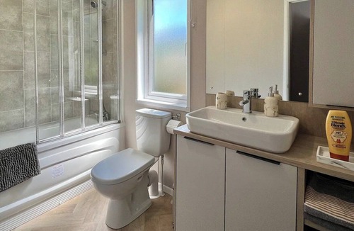 Carnforth Cabin | The Bee’s Knees is a beautiful new lodge at Docker Holiday Park.