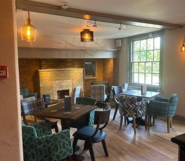 Flyford Flavell Hotel | The Boot Inn