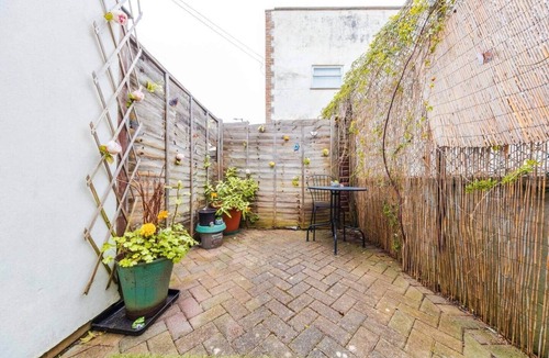 Easton Apartment | The Bristol Hidey-Hole