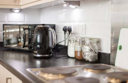 Redcliffe Apartment | The Broadmead Forest - Spacious City Centre 3BDR Apartment