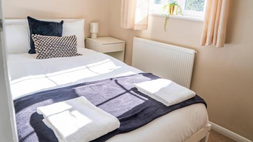 Atlantic Wharf House | The Canal House 2BR Central Garden Parking