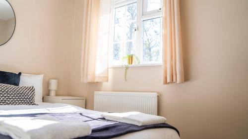Atlantic Wharf House | The Canal House 2BR Central Garden Parking