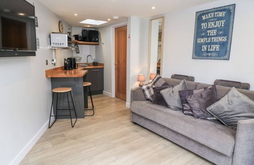 Cannards Grave House | The Chill Garden Room, Shepton Mallet